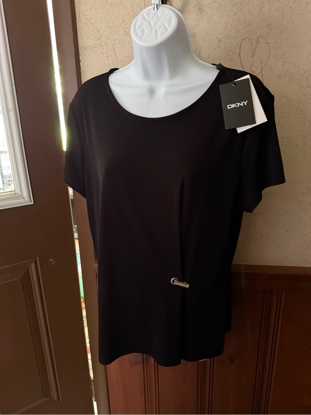 New DKNY Black Short Sleeved Blouse XL nwt